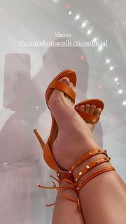 Elettra Lamborghini feet photo thumbnail