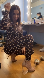 Elettra Lamborghini feet photo thumbnail