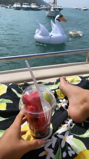 Elettra Lamborghini feet photo thumbnail
