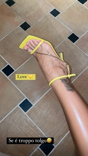 Elettra Lamborghini feet photo thumbnail