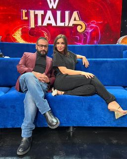 Elettra Lamborghini feet photo thumbnail