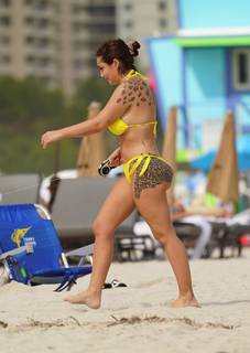 Elettra Lamborghini feet photo thumbnail