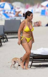 Elettra Lamborghini feet photo thumbnail