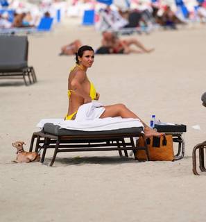 Elettra Lamborghini feet photo thumbnail