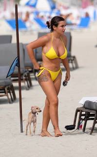 Elettra Lamborghini feet photo thumbnail