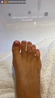 Elettra Lamborghini feet photo thumbnail