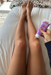 Elettra Lamborghini feet photo thumbnail