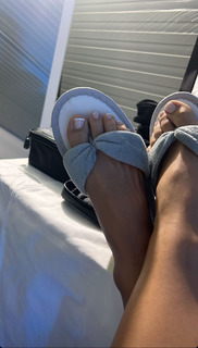 Elettra Lamborghini feet photo thumbnail