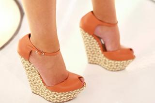 Eliana feet photo thumbnail