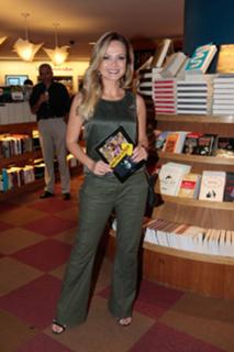 Eliana feet photo thumbnail