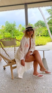 Eliana feet photo thumbnail