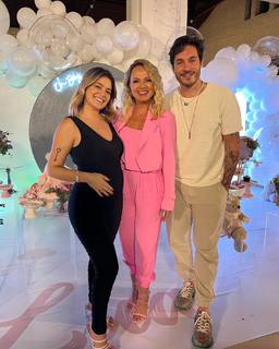 Eliana feet photo thumbnail