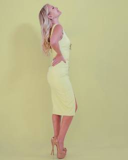 Eliana feet photo thumbnail