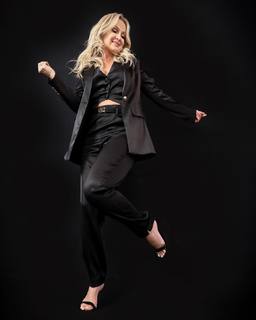 Eliana feet photo thumbnail