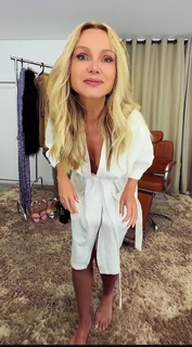 Eliana feet photo thumbnail