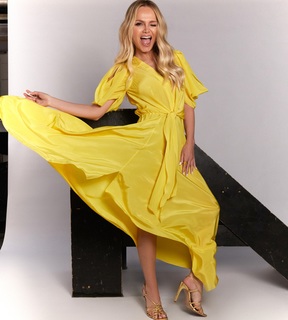 Eliana feet photo thumbnail