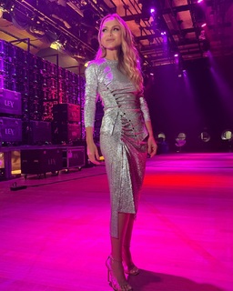 Eliana feet photo thumbnail