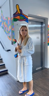 Eliana feet photo thumbnail