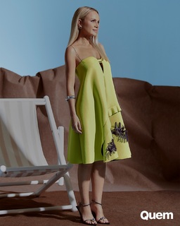 Eliana feet photo thumbnail