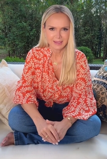 Eliana feet photo thumbnail