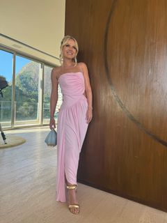 Eliana feet photo thumbnail