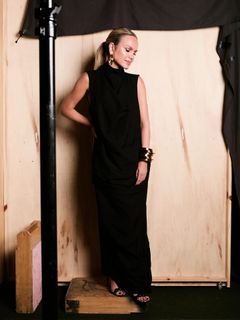 Eliana feet photo thumbnail