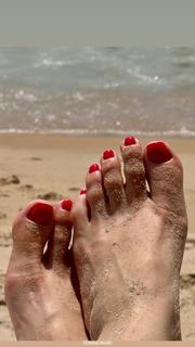 Eliana Marques feet photo 3