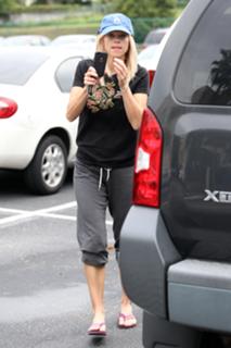 Elin Nordegren feet photo thumbnail