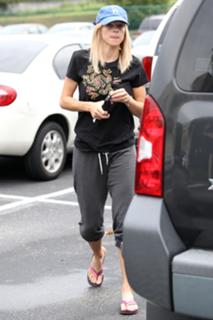 Elin Nordegren feet photo thumbnail