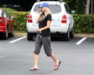 Elin Nordegren feet photo thumbnail