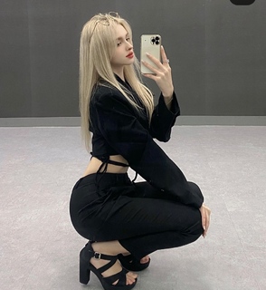 Elina Karimova feet photo 14