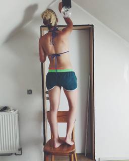 Eline De Munck feet photo 7