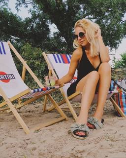 Eline De Munck feet photo 2