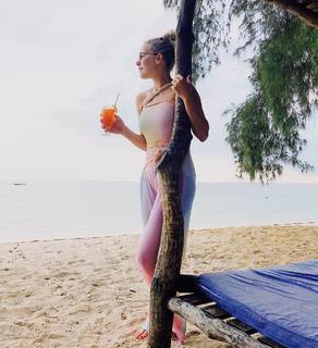 Eline De Munck feet photo 7