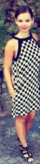 Eline Powell feet photo 1