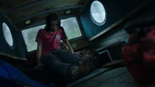 Eline Powell feet photo 4