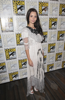 Eline Powell feet photo 5