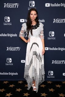 Eline Powell feet photo 1