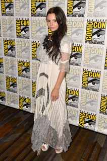 Eline Powell feet photo 8