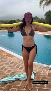 Eline Powell feet photo 8