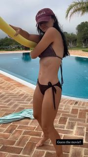 Eline Powell feet photo 4