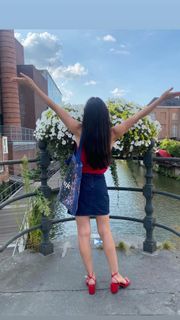 Eline Powell feet photo 3