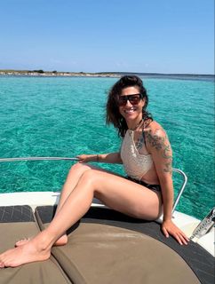 Elisa feet photo 6