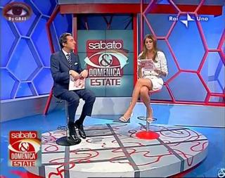 Elisa Isoardi feet photo thumbnail