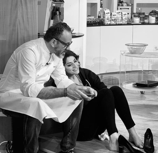 Elisa Isoardi feet photo thumbnail