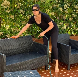 Elisa Isoardi feet photo thumbnail