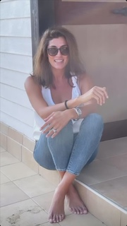 Elisa Isoardi feet photo thumbnail