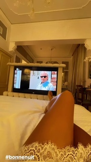 Elisa Isoardi feet photo thumbnail