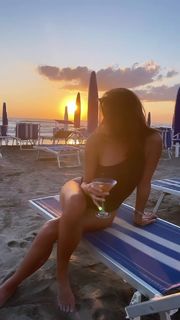 Elisa Isoardi feet photo thumbnail