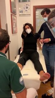 Elisa Isoardi feet photo thumbnail